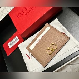 Valentino Garavani
Beige VLogo Signature Cardholder